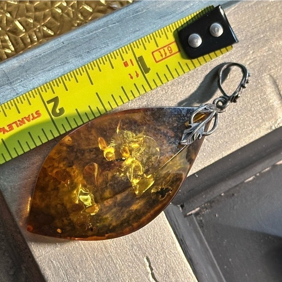 LARGE AMBER PENDANT DANGLE AMBER WITH BITS OF FLORA GREEN GLOW 5487 Y - Picture 6 of 11